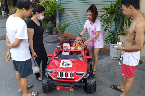 Xe ô tô điện trẻ em phụ hợp cho những bé từ 3 tuổi trở lên