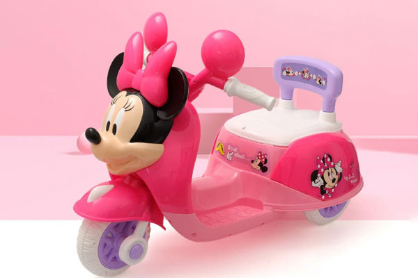 Xe máy điện trẻ em 3 bánh Vespa hình Mickey