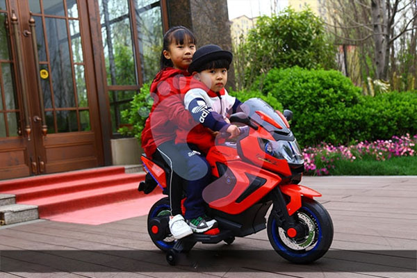 Xe máy điện trẻ em BBT-1500T phù hợp cho cả bé trai và bé gái