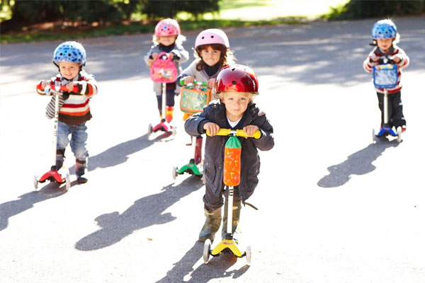 Xe trượt scooter được thiết kế với nhiều kiểu dáng phù hợp với từng độ tuổi của trẻ