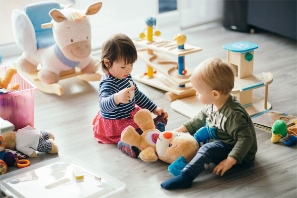 Lựa chọn đồ chơi phù hợp với độ tuổi của bé