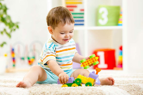 Đồ chơi giúp hỗ trợ bé trong quá trình phát triển 