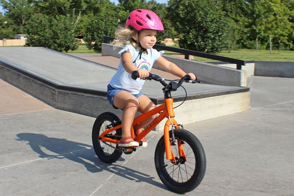 Xe đạp trẻ em cũ, thanh lý vẫn đáp ứng tốt nhu cầu sử dụng của trẻ