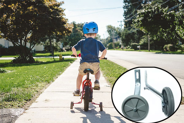Bánh phụ xe đạp trẻ em được thiết kế đơn giản và lắp đặt ở bánh sau xe