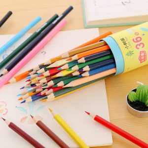 Nên lựa chọn loại bút chì màu nào cho bé