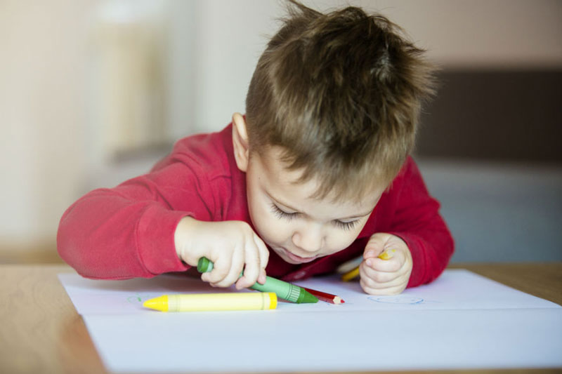 Tranh tô màu phù hợp cho các bé trong gian đoạn phát triển từ 2-8 tuổi