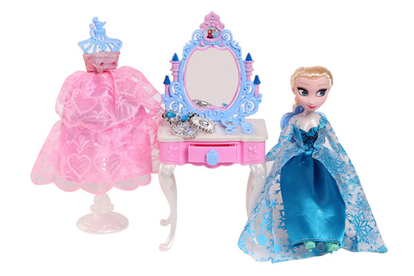 Đồ chơi hộp búp bê Elsa trang điểm được thiết kế chi tiết, tỉ mỉ